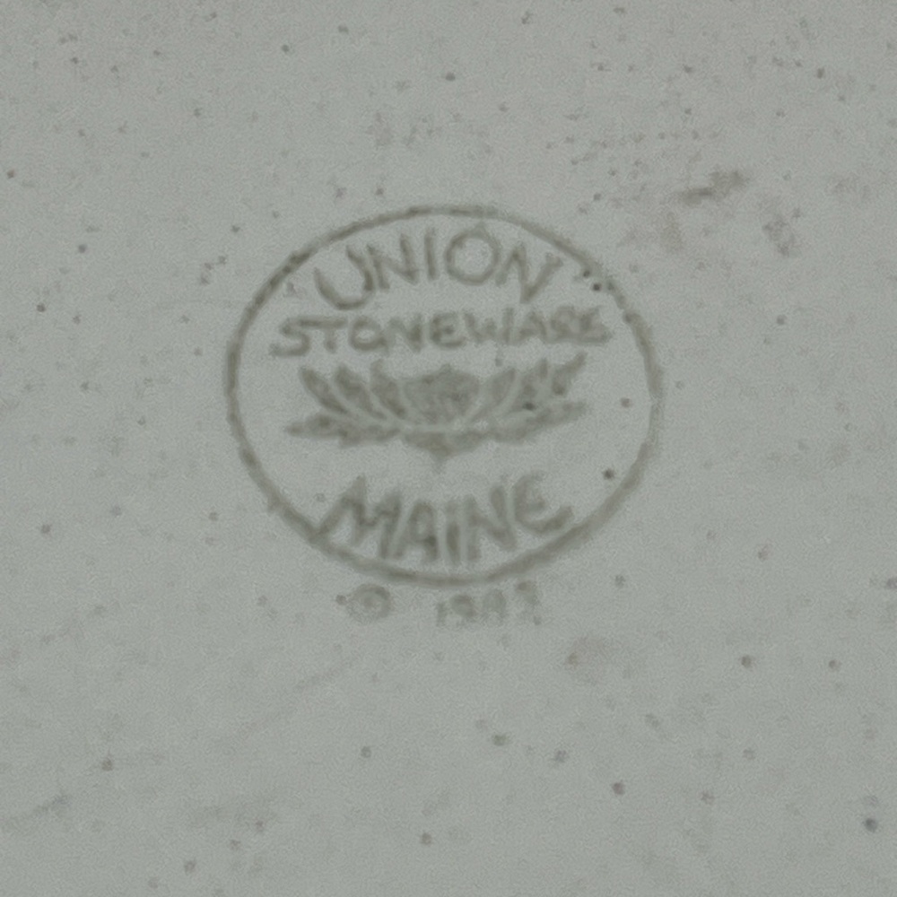 Vintage Union Stoneware blueberry plate 10.75” - Picture 6 of 12